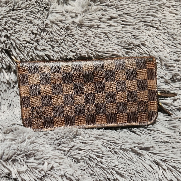 Authentic - Louis Vuitton Damier Brown Zippy Wallet - Picture 1 of 8